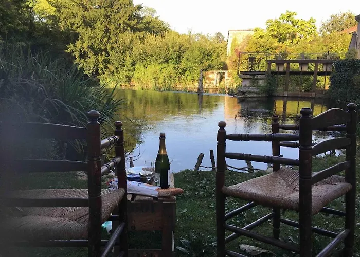 Rue Des Douves Verteuil-sur-Charente