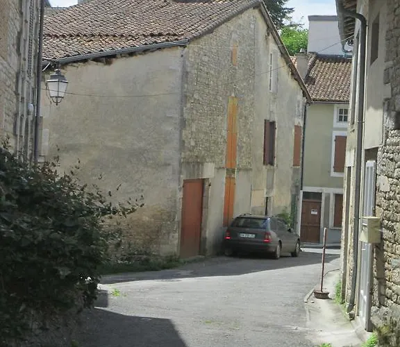 Rue Des Douves Verteuil-sur-Charente