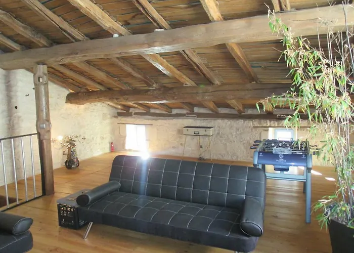 Rue Des Douves * Verteuil-sur-Charente